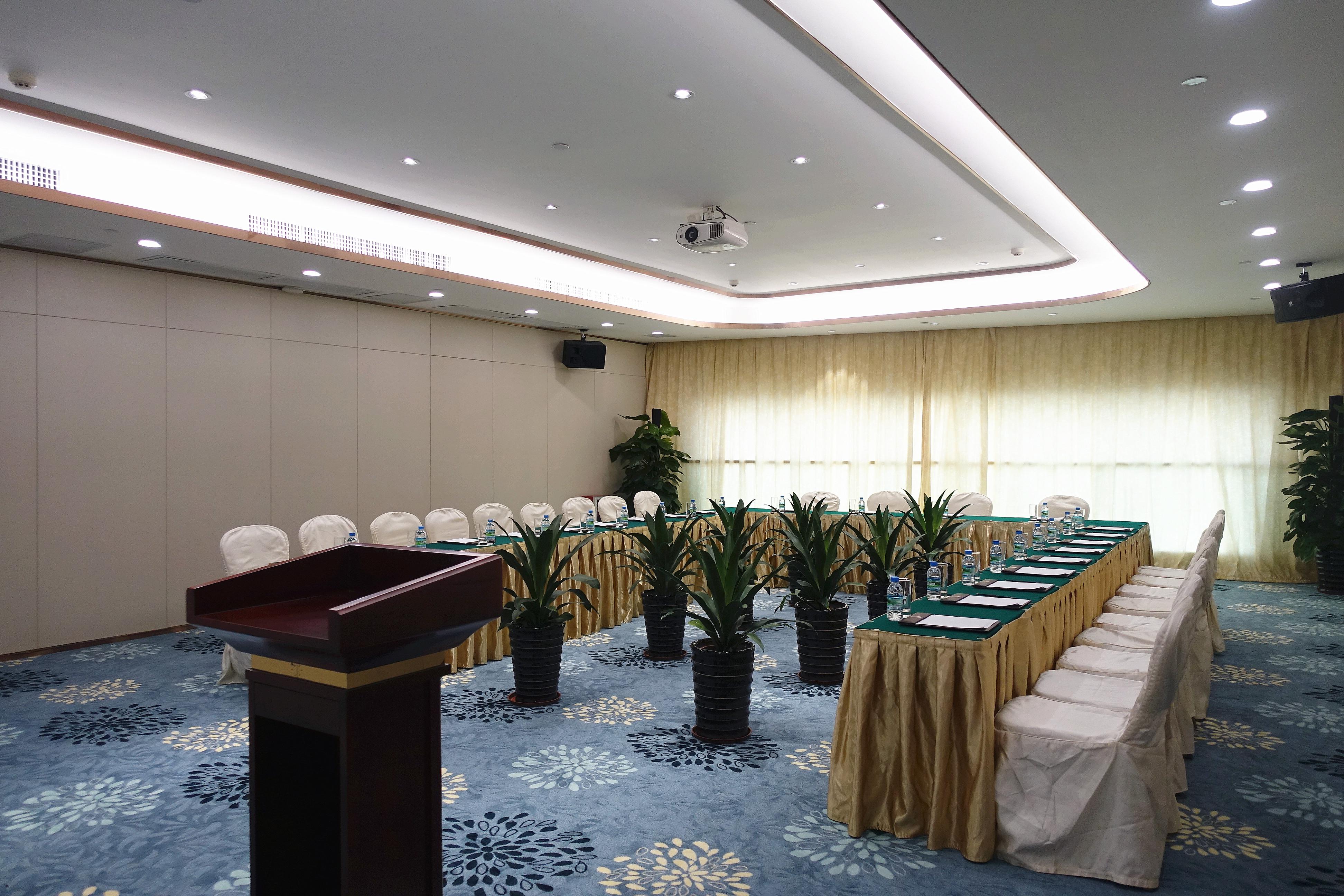 Royal Mediterranean Hotel Гуанджоу Екстериор снимка
