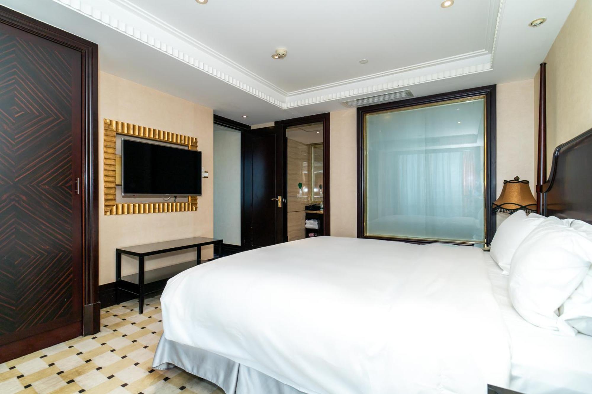 Royal Mediterranean Hotel Гуанджоу Екстериор снимка