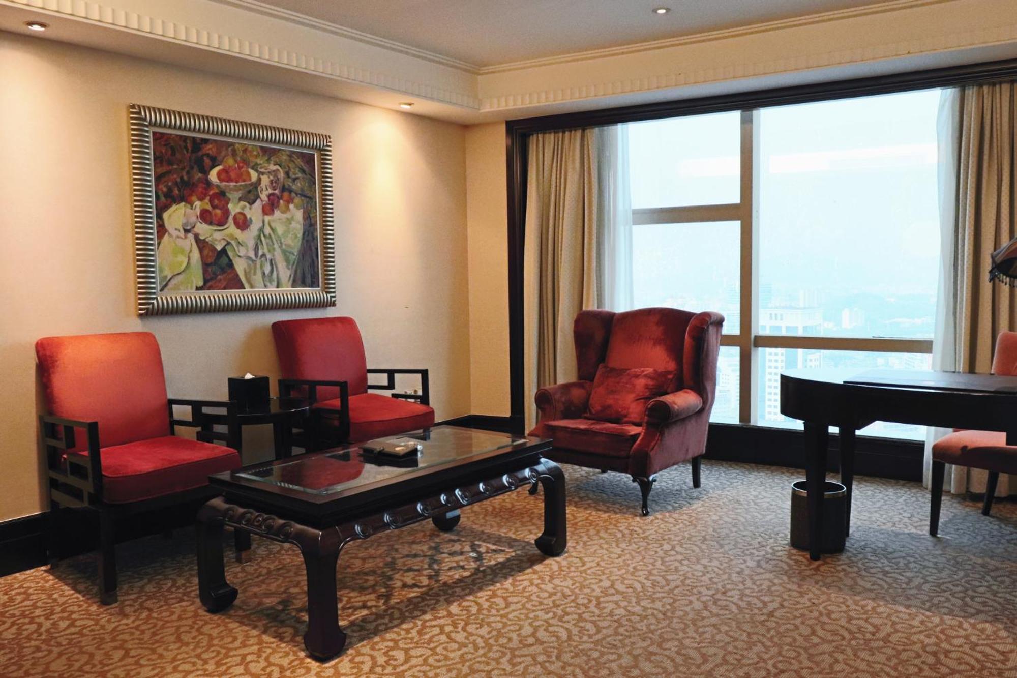 Royal Mediterranean Hotel Гуанджоу Екстериор снимка