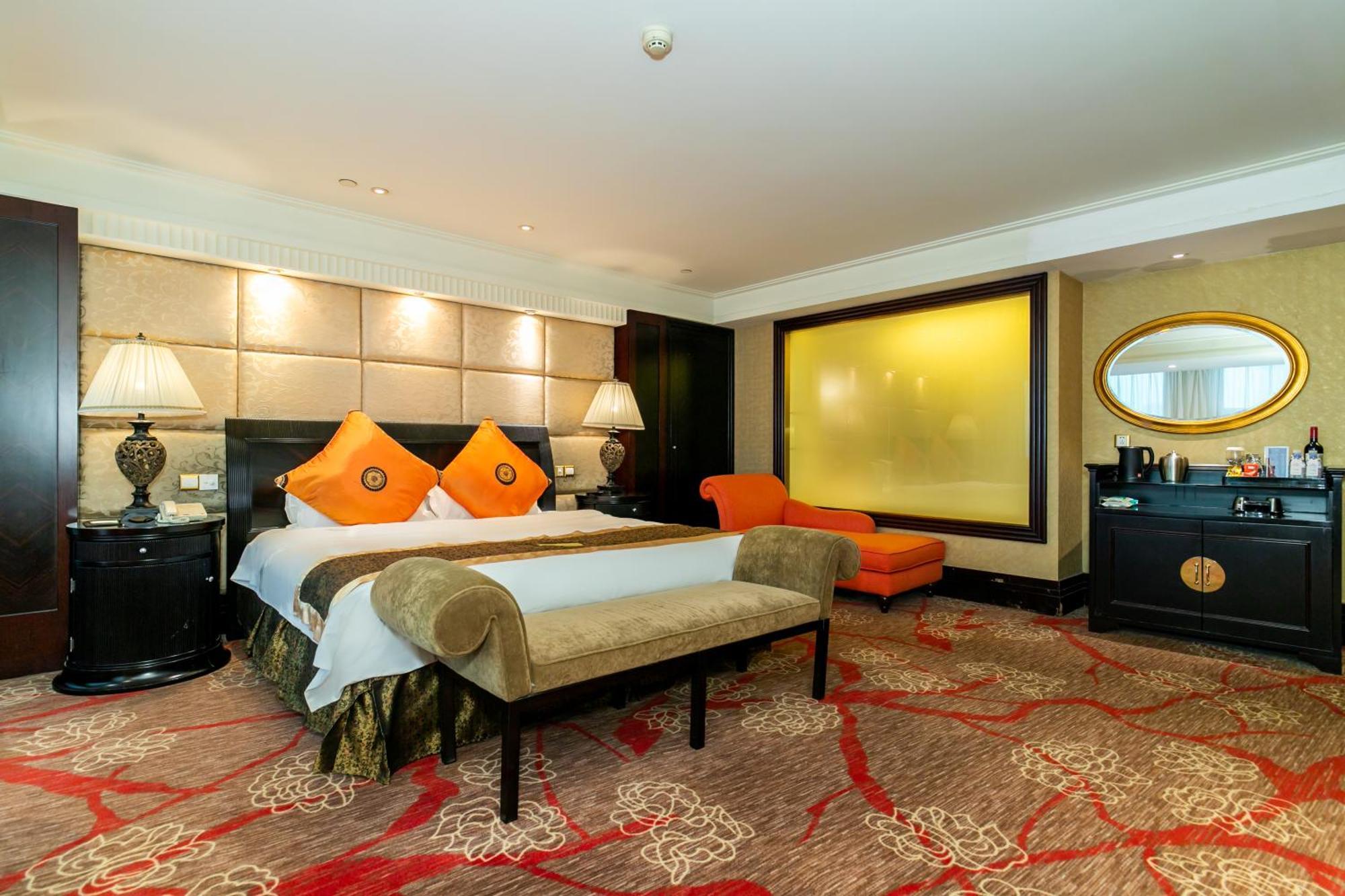 Royal Mediterranean Hotel Гуанджоу Екстериор снимка