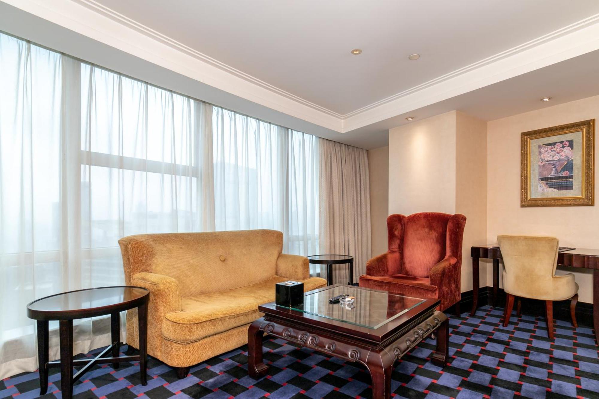 Royal Mediterranean Hotel Гуанджоу Екстериор снимка